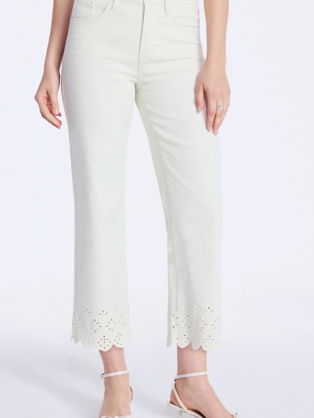 Free Assembly Scalloped Eyelet Cropped  ivory Jeans 28” inseam NEW Size 12